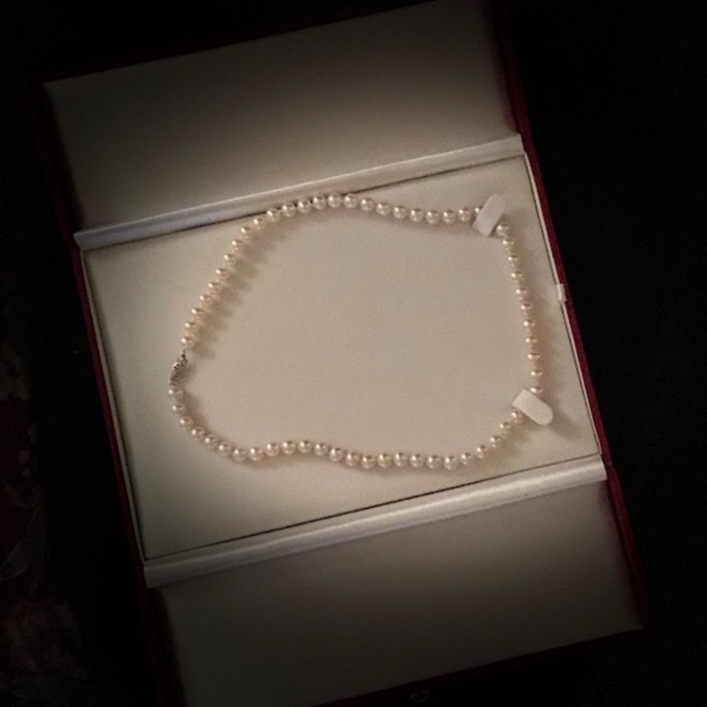 Freshwater Pearl Necklace w/White Gold